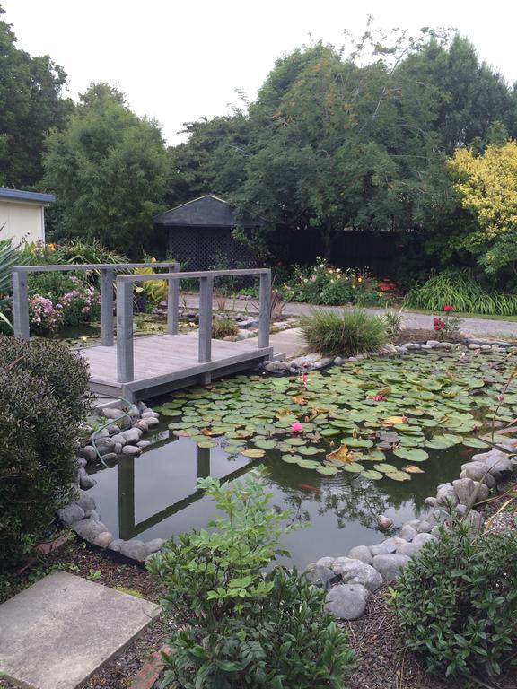クライストチャーチ Water Lily Garden Bed & Breakfast エクステリア 写真